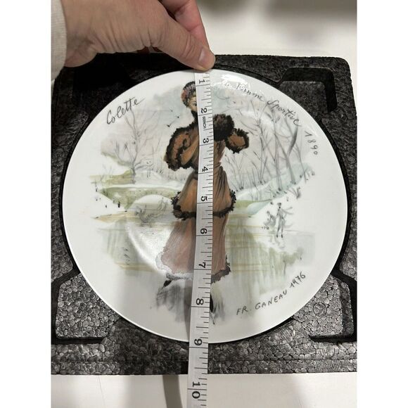 D'Arceau Limoges 1976 Colette La Femme Sportive Collector Plate by FR. GANEAU - Picture 6 of 6